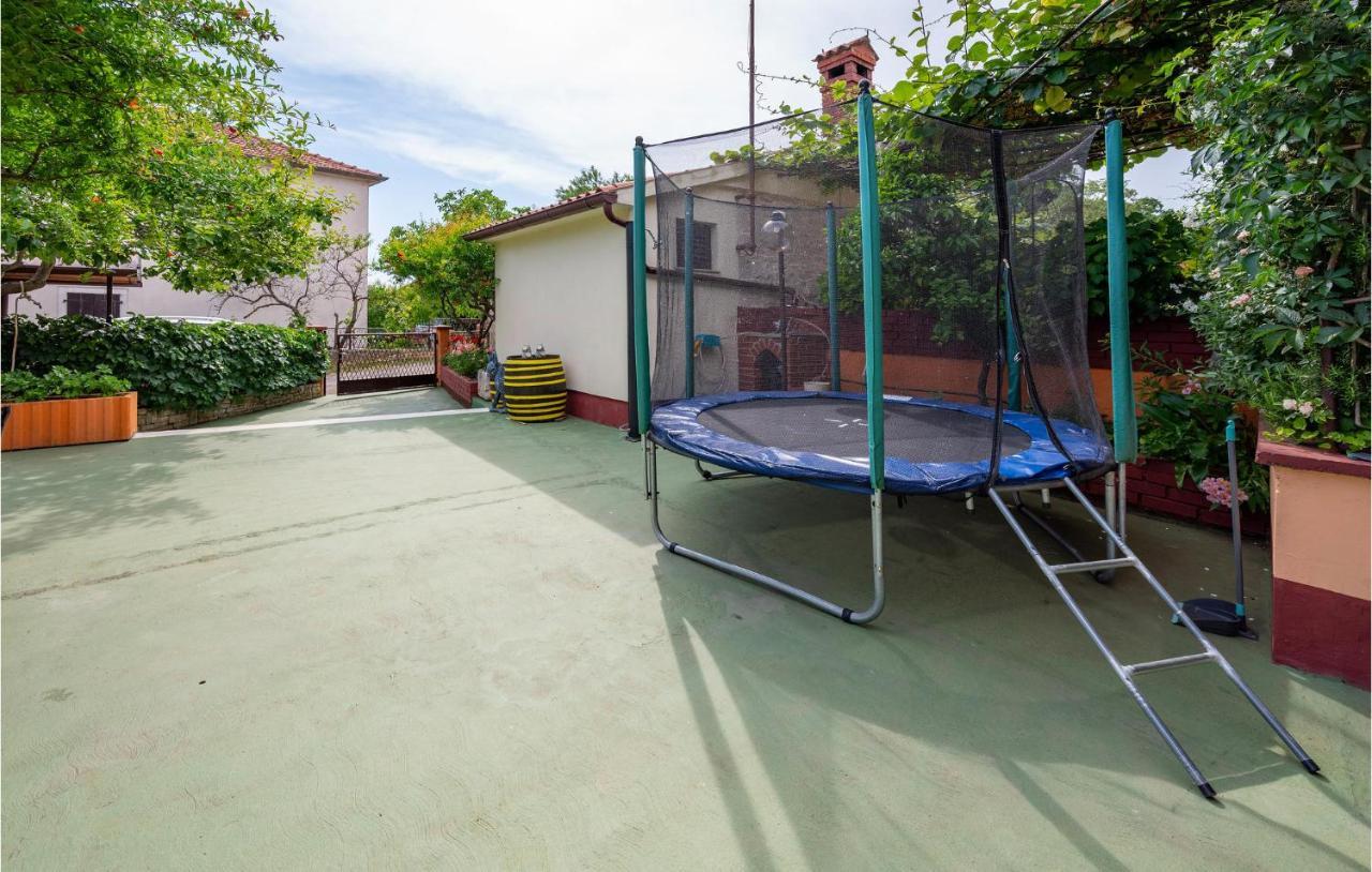 1 Bedroom Amazing Apartment In Peruški Εξωτερικό φωτογραφία