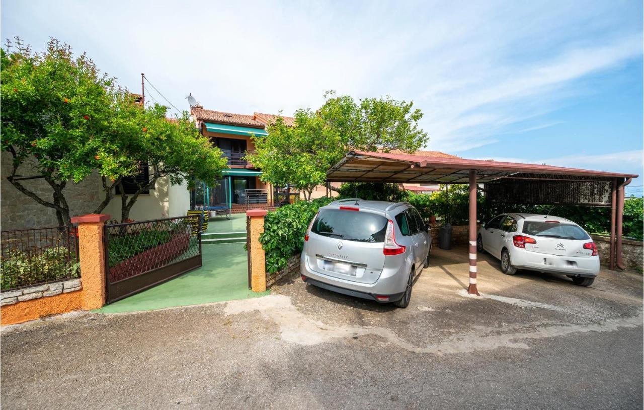 1 Bedroom Amazing Apartment In Peruški Εξωτερικό φωτογραφία
