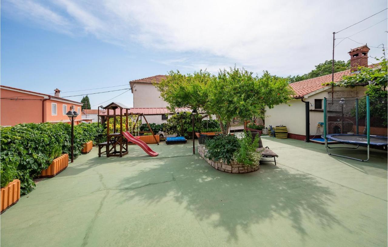 1 Bedroom Amazing Apartment In Peruški Εξωτερικό φωτογραφία