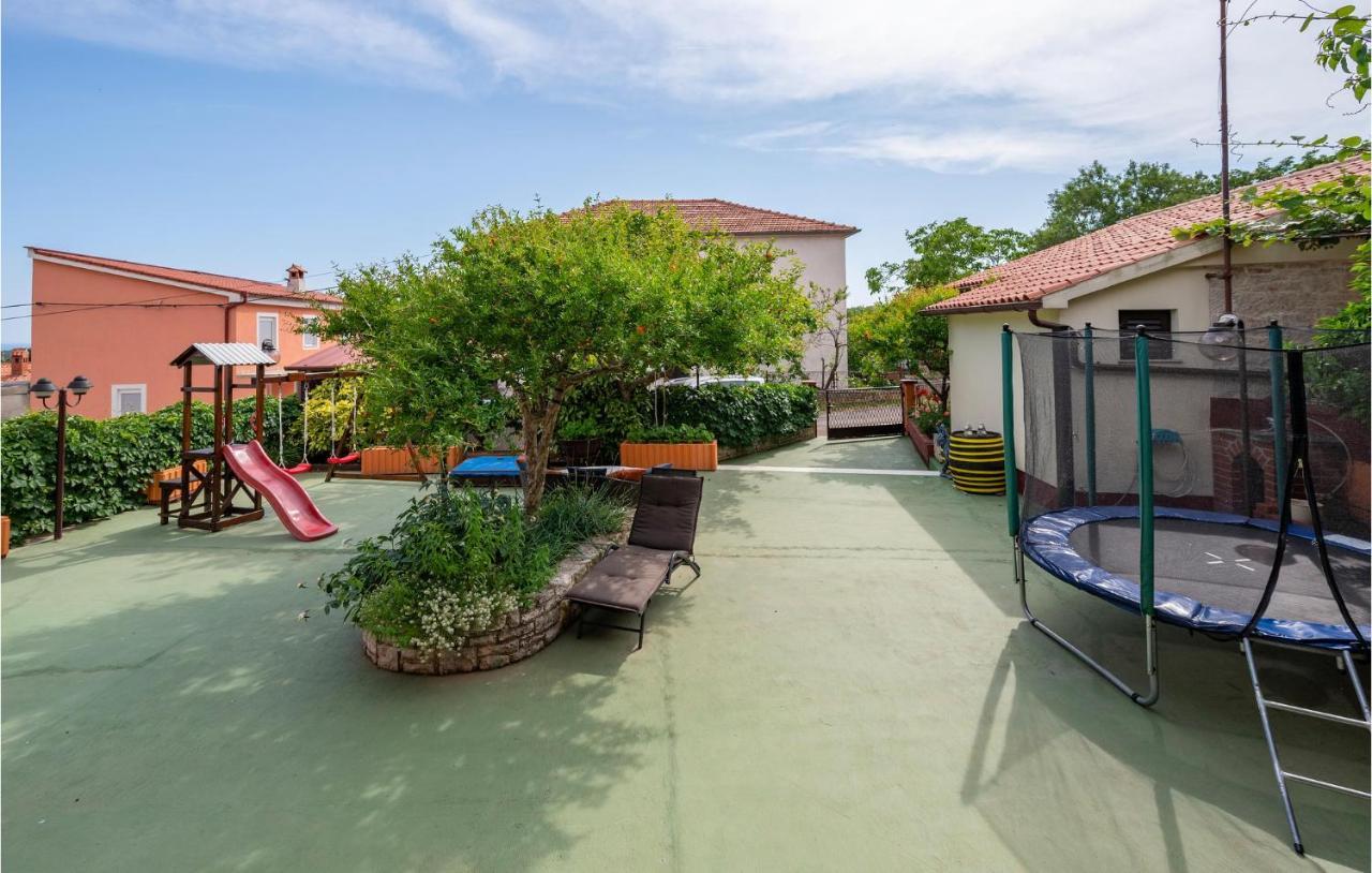 1 Bedroom Amazing Apartment In Peruški Εξωτερικό φωτογραφία